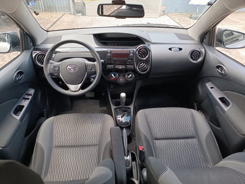 Toyota Etios 1.5 X PLUS 16V FLEX 4P AUTOMÁTICO