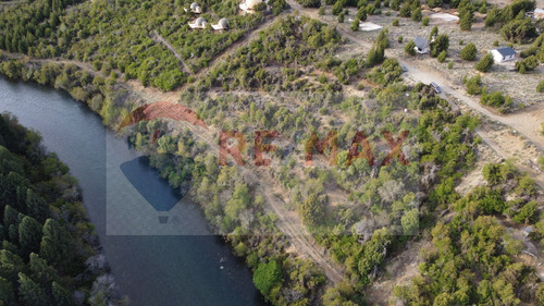 Remax Vende Fracción Frente Al Río Meliquina