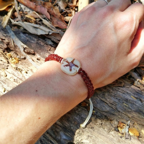 Pulsera Tejida Macramé Estrella Arena