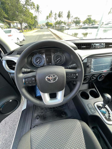 Imagen 6 de 10 de Toyota Hilux 2.8