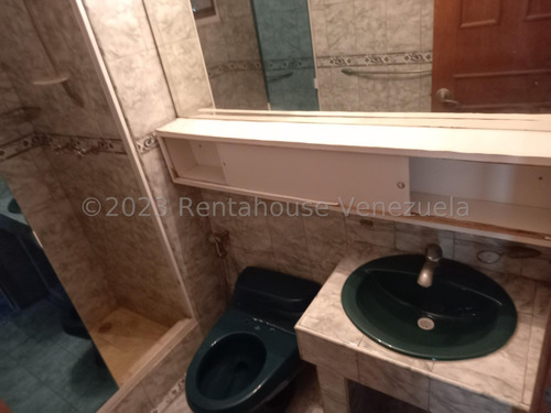 Amplio Y Comodo Apartamento Para Diseñar A Su Estilo Con Detalles Mediterraneos En Piedra Y Madera, Con Excelente Ubicacion Zona Norte De La Gran Valencia, Piso Medio, Edificio Conservado
