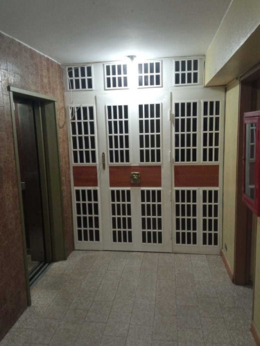 Imagen 3 de 12 de Venta Apartamento Centro Maracay