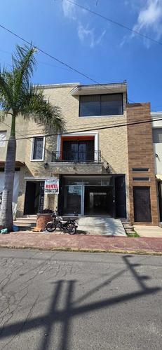 Local Con Oficinas En Centro De Tonalá