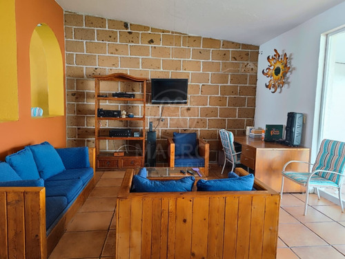Casa En Venta En Fracc. Brisas De Cuautla De Un Nivel Con Alberca.