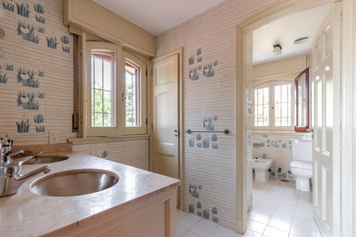 Maravillosa Casa En El Casco Historico De San Isidro Con Vista Al Rio, Lote Soñado De 2.310m2.