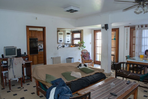 Imagen 3 de 17 de Propiedad En Block. Casa + Departamento + Local.