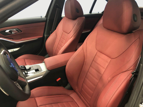 Imagem 2 de 3 de Bmw 320i 320i 2.0 Tb M Sport A.flex Flex Automático