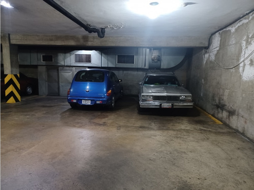 Vendo Apartamento 145m2 4 H/3b/2e La Urbina 5345