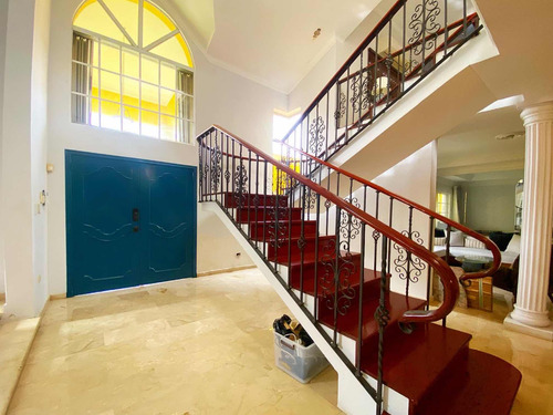 Majestuosa Casa En Altos De Arroyo Hondo 3
