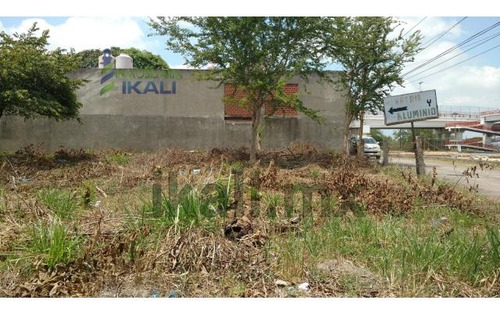 Venta Terreno Sobre Autopista Col. Manlio Fabio Altamirano Tuxpan Veracruz 900 M²