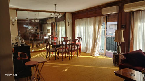Venta Departamento 4 Ambientes, Piso Completo, 1 Cochera + Baulera. Figueroa Alcorta 3073.