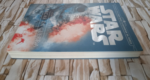 Livro Star Wars: Marcas Da Guerra - Trilogia Aftermath ( Livro 1), De Chuck Wending. Editora Aleph, 2015. (Usado)