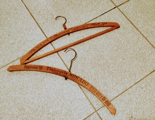 Set De 11 Perchas Antiguas , Tintorerías Varias Años 50 (Usado)