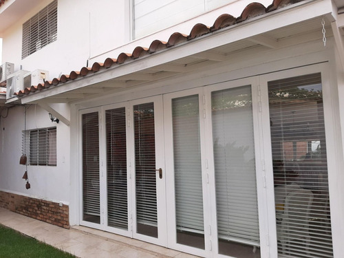 Imagen 1 de 16 de Marol Rentahouse Vende Casa En La Viña Valencia 22-10248