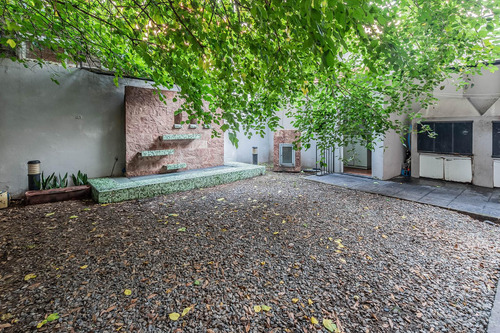Casa En Villa Urquiza.una Joya Arquitectónica Que Conserva El Encanto Y La Elegancia De Su Época