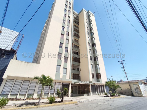 Amplio Apartamento En Venta En El Centro De Barquisimeto Lara Rc