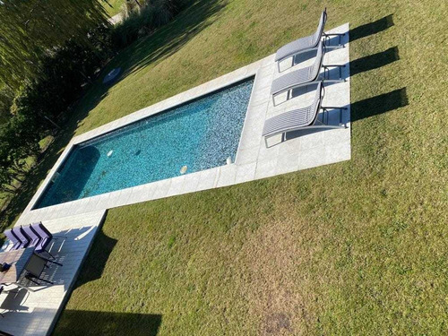 Alquiler Residencial De 6 Amb. En Barrio El Golf.