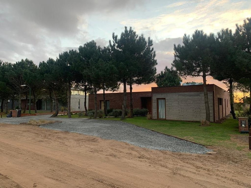 Casa En Venta - 5 Ambientes - La Herradura Pinamar