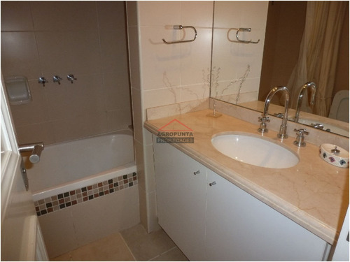 Playa Brava, Piso Alto, Vista, 4 Ambientes Con Todos Los Servicios- Ref: 5211