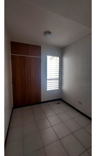 Apartamento En Venta El Cigarral De Oportunidad