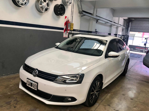 Imagen 1 de 9 de Volkswagen Vento 2.0 Sportline Tsi 200cv Bi-xenon Dsg 2014