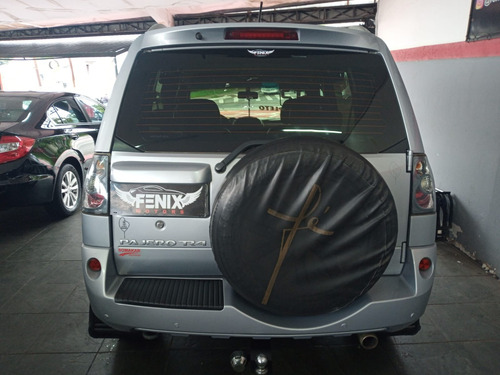 Mitsubishi Pajero TR4 2.0 4x2 Flex Aut. 5p