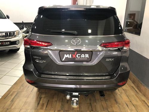 Toyota Hilux Sw4 2.8 Srx 4x4 7 Lugares 16v Turbo