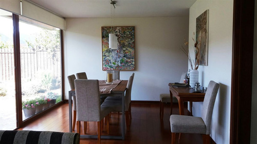 Casa En Arriendo De 4 Dorm. En Lo Barnechea Condominio