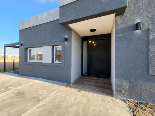Imagen 23 de 30 de Casa Venta Naudir 4 Dormitorios Galeria Parrilla Pileta Gran Jardin