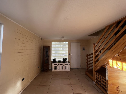 Hermosa Casa En Venta, 2 Pisos, 2d1b, Sector Tranquilo, Club