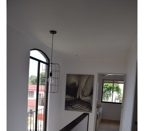 Alquilo Casa En Condominio Vila De La Colina, En Excelente Estado De Conservación Con Patio Amplio Y Hermosa Terraza