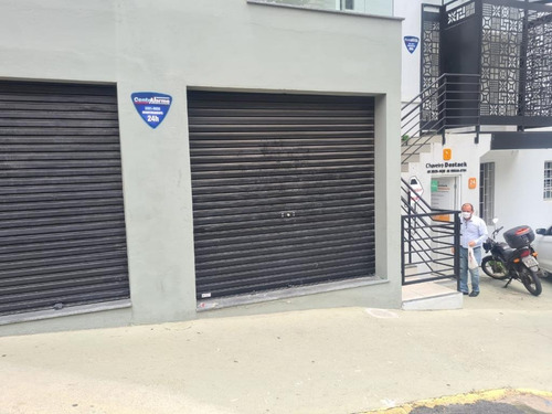 Imagem 2 de 13 de Loja Comercial No Centro Da Cidade - Lo0228