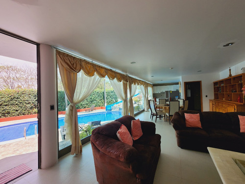 Venta De Casa Magnolia Plus Totalmente Equipada, Amueblada, Con Alberca Climatizada; Enorme Jardín Dentro De Fracc Rancho San Diego Ixtapan De La Sal Edomex