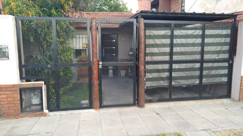 Casa En Venta - 1 Dormitorio 1 Baño - 70mts2 - Sourigues.