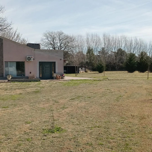 Casa Quinta En Venta En Azul Con Gran Lote