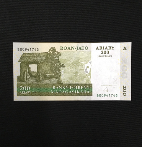 Imagen 3 de 3 de Madagascar 2004 (africa) - 200 Ariary- Unc - P# 87b