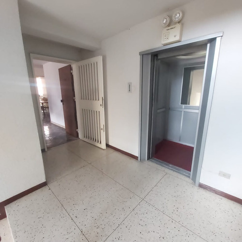 Imagen 4 de 8 de Venta Apto Cumbres De Curumo