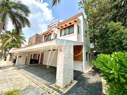 Casa En Venta En Cancun, Residencial Cumbres