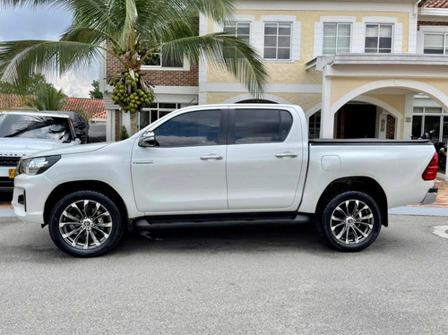 Toyota Hilux 2.8 Srv Automatica 4x4