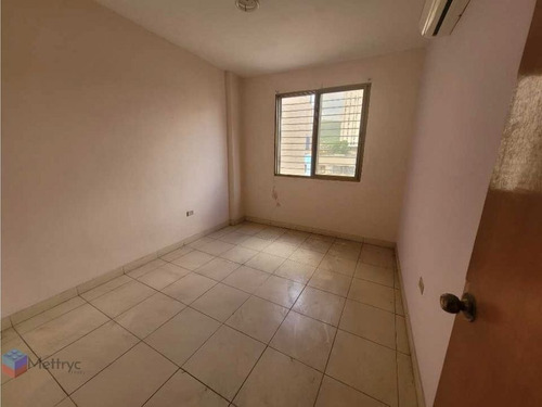Imagen 4 de 8 de Gliomar Rodriguez Alquila Oficina Av Bolvar Frente Estacion Cedeño Aa-5666269 04120331465/04244703930 Mettryc