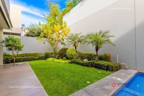 Casa De Lujo Con Alberca En Venta Zona Andares