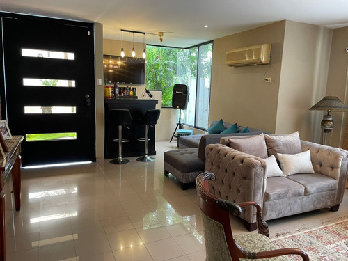 Casa Sector Uees Vía Samborondón | 5c/6b Seguridad 24h, Piscina, Jardín, Zona Bbq, Estudio