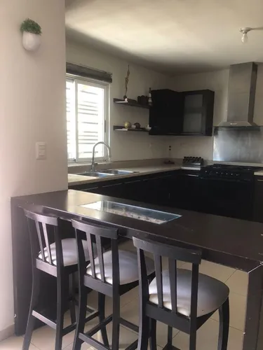 Casa Amueblada En Renta En Privada Caspio, Valle Alto