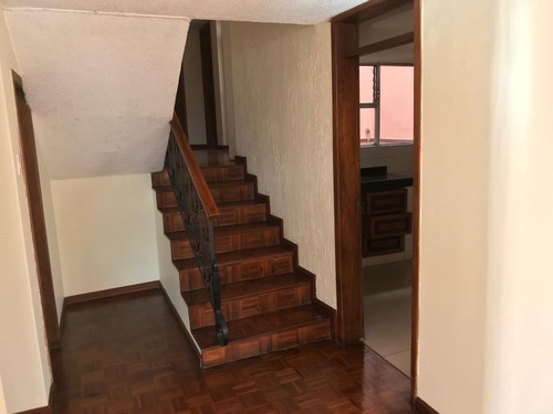 Imagen 13 de 18 de Hermoso Departamento Independiente En Quito - Sector Norte - Muy Bien Ubicado Y Accesible A Todo Servicios. Excelente Ubicación !!!