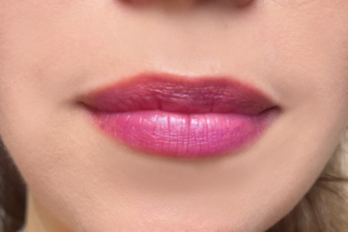 Dots Bálsamo Labial Con Color Y Brillo Plum Shimmer
