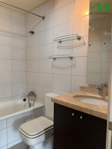 Departamento En Venta De 2 Dorm. En Las Condes