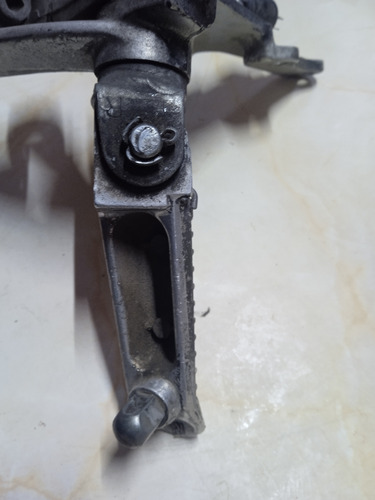 Gsxr600 01-03 Base Posapieder (pedal Freno Y Posapie Regalo) (Usado)