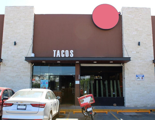 Negocio En Traspaso En Plaza Cañadas Del Lago (equipado Para Taquería)