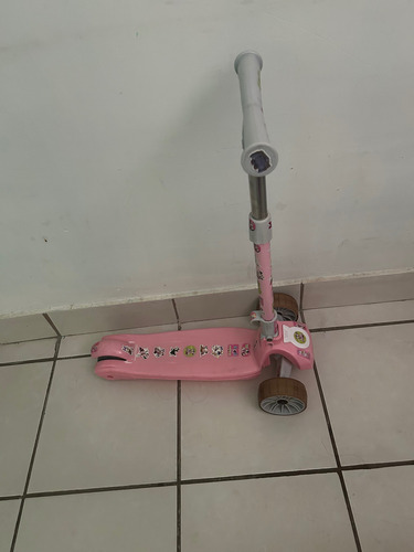 Patin Scooter Para Niñas De 4 A 9 Años Con Luces Llantas Rosa Claro Scooter (Usado)