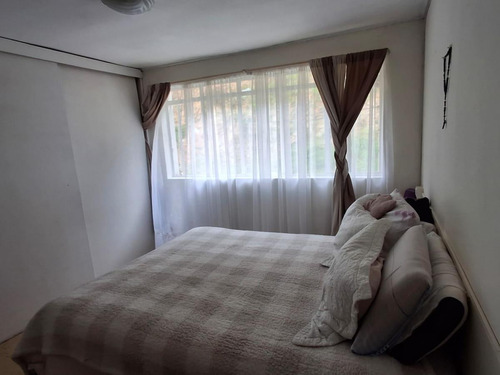 Casa Centro De Quilpué Con Amplios Espacios